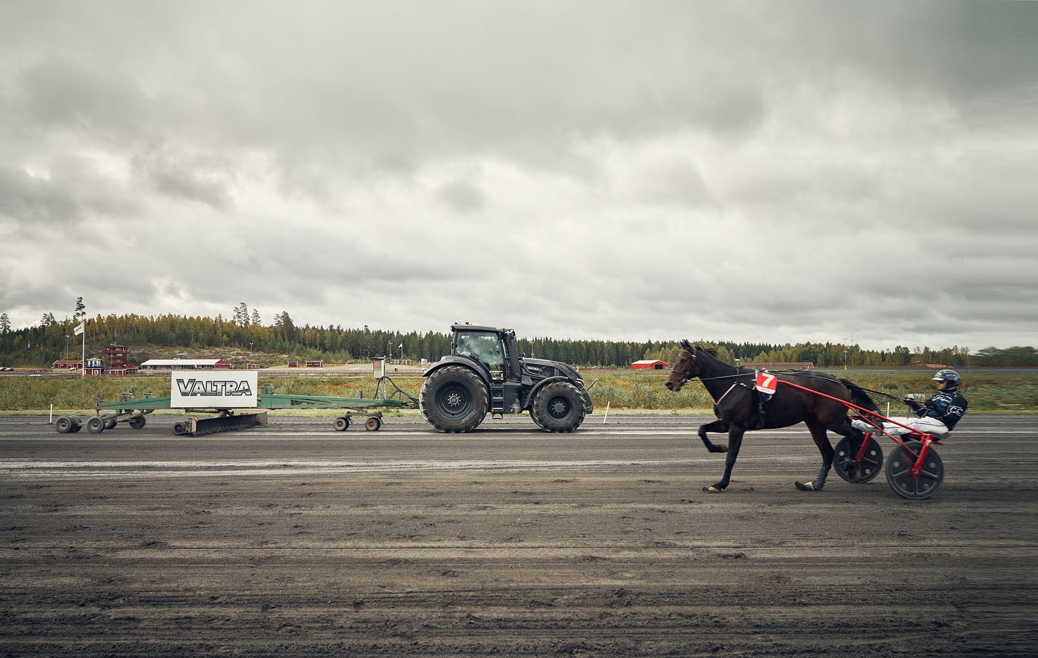 Travbanan i Tingsryd har fått mycket beröm av flera av Sveriges bästa travtränare.